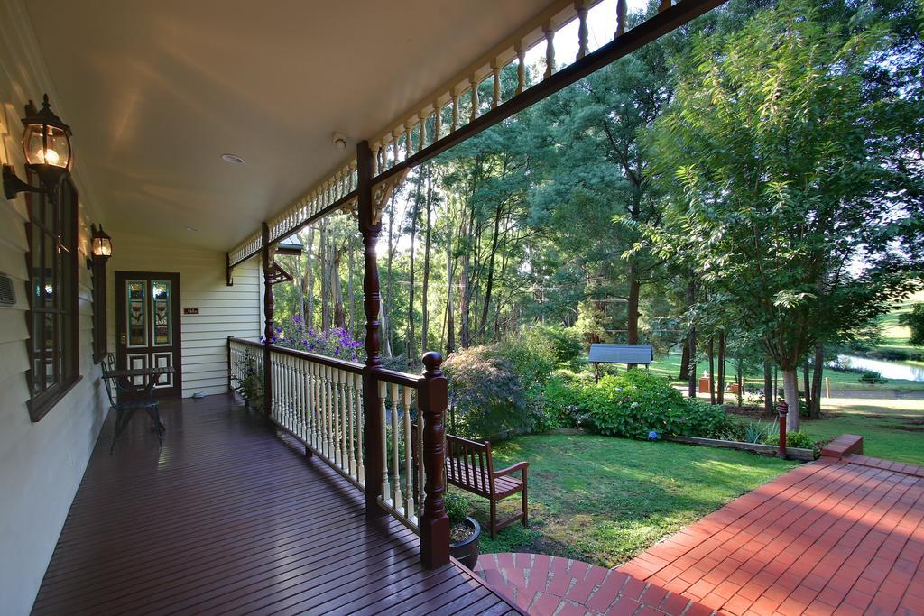 Fernglade On Menzies Bed & Breakfast Emerald Exterior photo